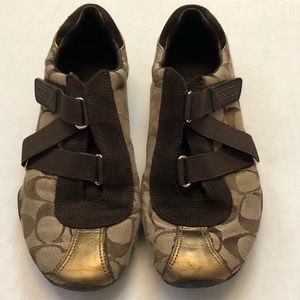 Coach shoes Kyrie size seven logo print